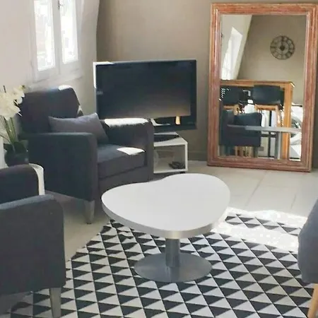 Lägenhet Au Coeur De Avec Parking